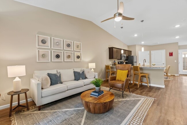 Photo - Redwood Groveport