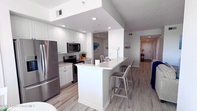 Photo - 6828 Toland Dr Unit 402