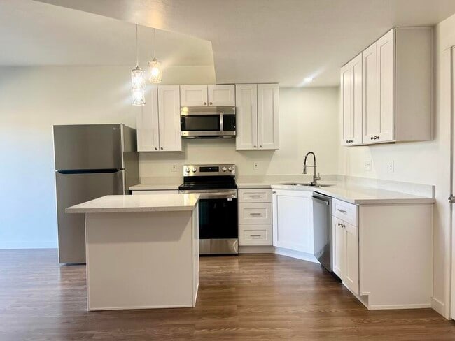 Photo - 6638 Highland Point Way