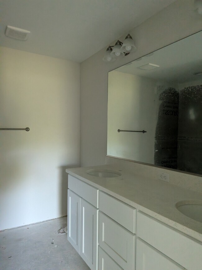 Photo - 1640 W Saint Elizabeth Pl