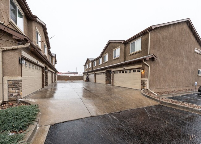Centrally Located End Unit 3 Bed Townhome ... - Centrally Located End Unit 3 Bed Townhome ...