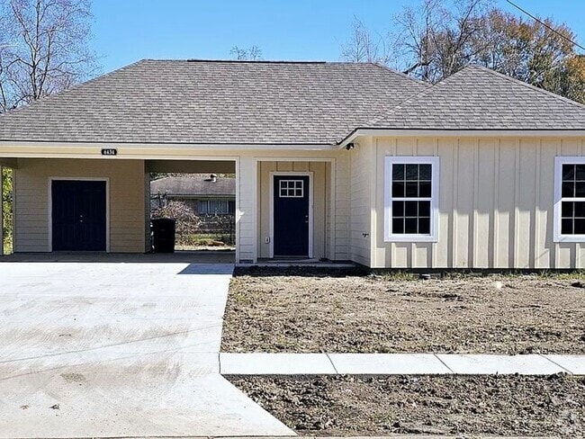 Building Photo - WONDERFUL HOMES