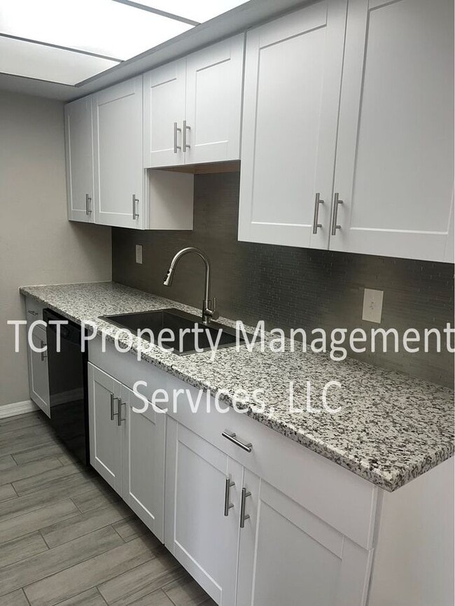 Updated Townhome in the heart of Chandler