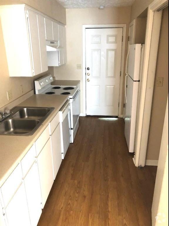 Building Photo - "Spacious 2-Bed, 2-Bath Oasis in the Heart... Unit APT7