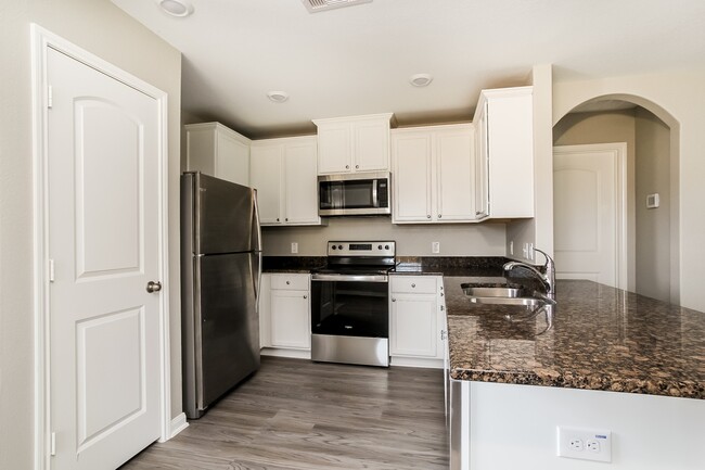 Photo - 25245 Dickens Dr