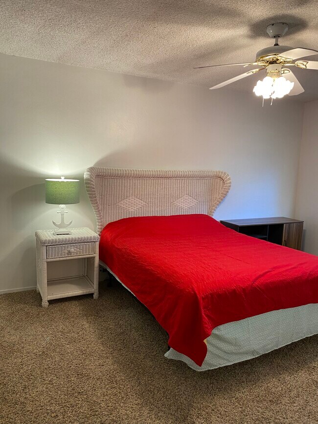 Master bed room - 10 Grey Way Unit Full House