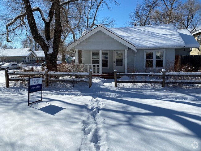 Building Photo - Comfortable Rancher on the West side! Rental