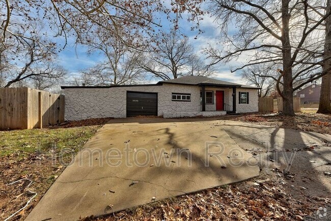 Building Photo - 1103 N Louisa Ave Rental