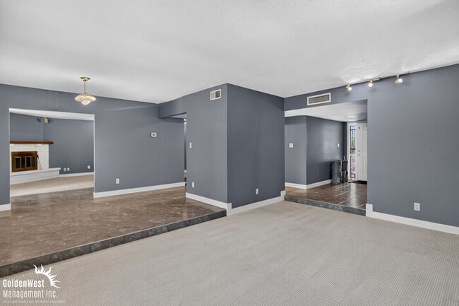 Photo - Beautifully Updated 4Bdm 2Ba Home with Den in Chandler!
