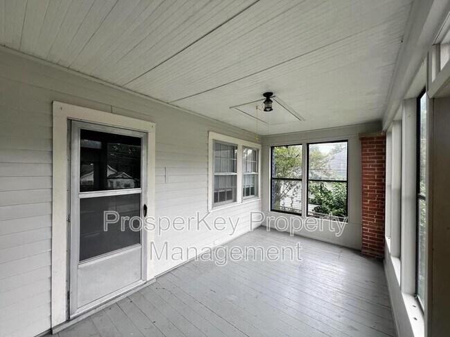 Photo - 927 Neill Dr