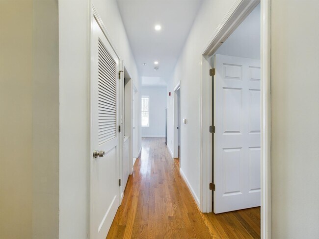 Photo - 137 Monticello Ave Unit APT 2