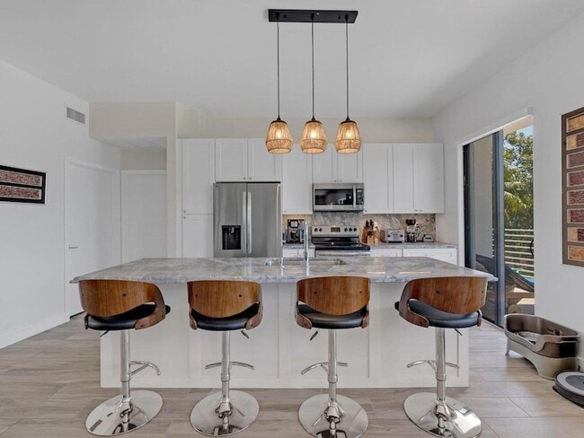 Photo - 273 W Seaview Dr