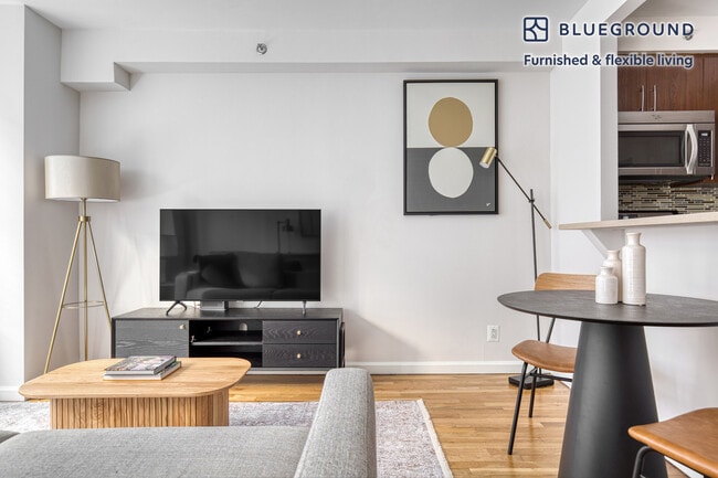 Photo - 120 W 21st St Unidad FL4-ID677