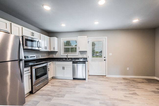 Photo - 241 Whispering Hills Blvd Casa