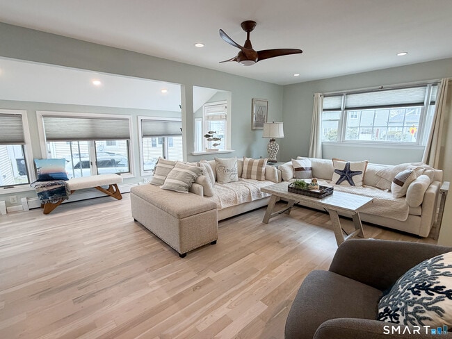 Photo - 945 E Broadway