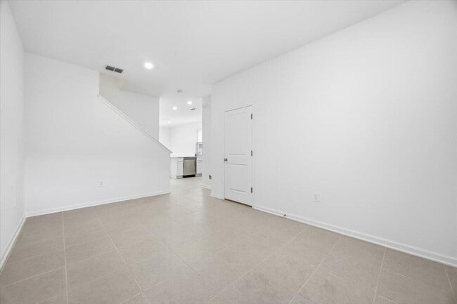 Photo - 3064 Chromatic St