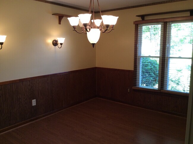 Photo - 3 Bedroom Home in Great Location!