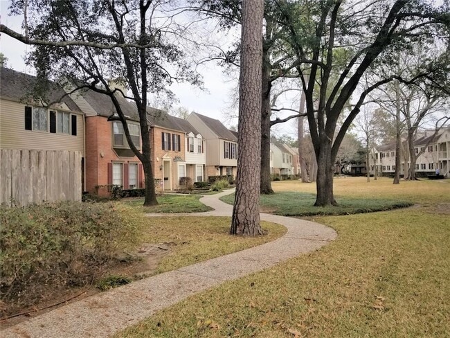 Building Photo - 13008 Trail Hollow Dr Unit A Rental