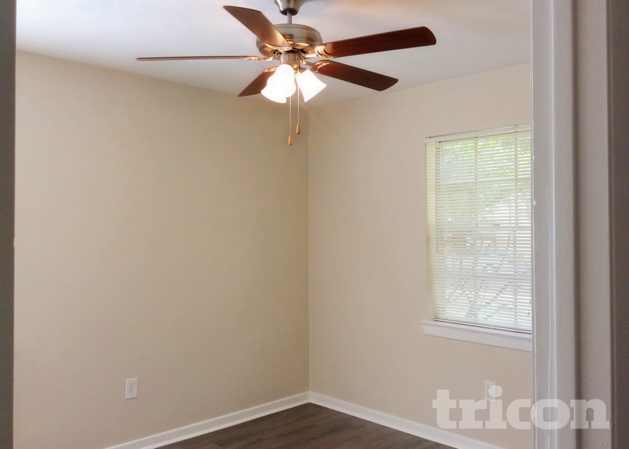 Photo - 415 E Mona Ave