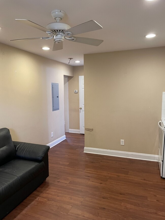 Photo - 275 E Butler Ave Unit Apartment A