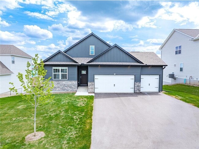 Building Photo - 717 Winterberry Ln