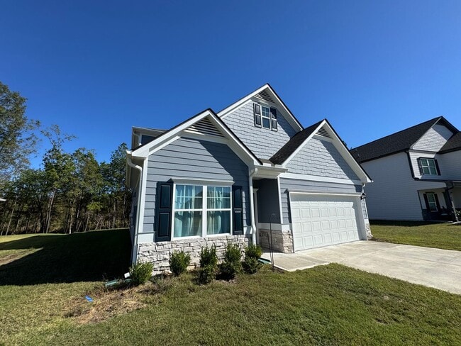 Photo - Newer 3/2.5 House in Armuchee- $1,995