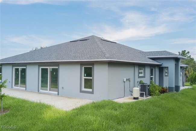 Photo - 805 W 12th St