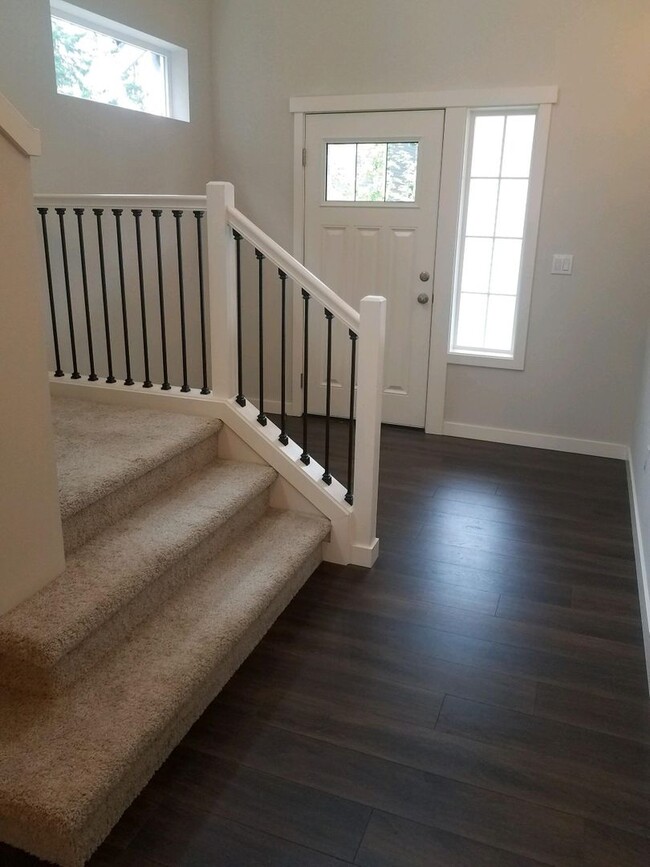 Photo - 4 Bedroom Home in Silverdale's Woodbridge Community!