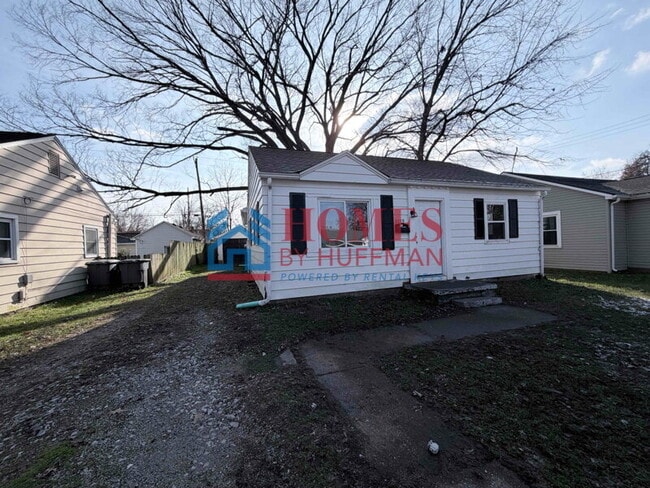 Building Photo - Three Bedroom House | Move in Ready