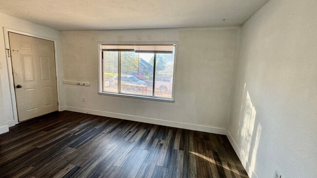 Photo - 505 Linden Dr