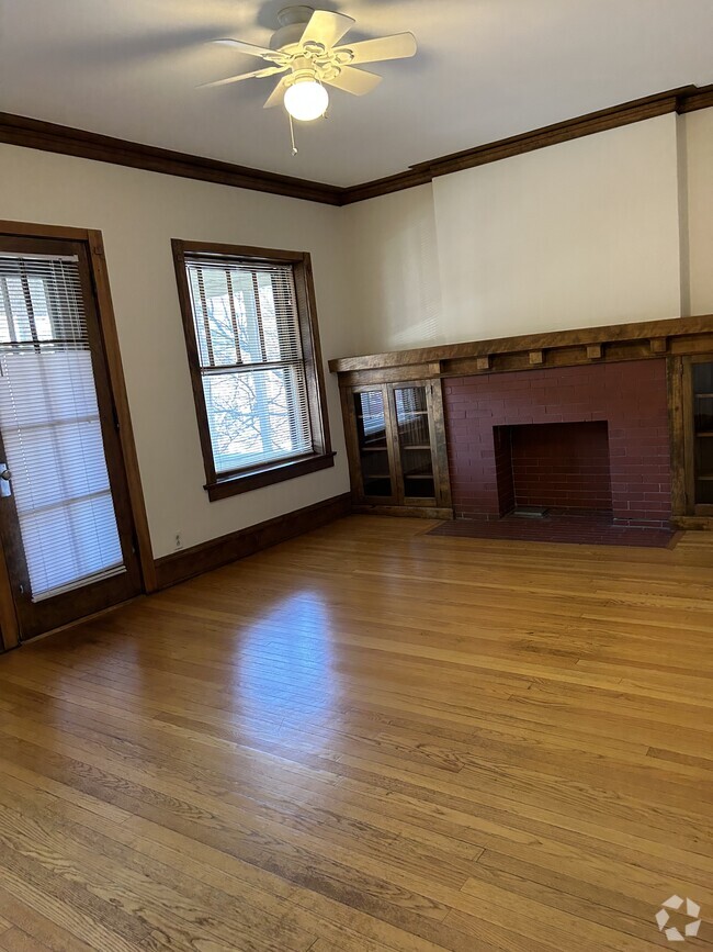 Living Area - Ardmore Winthrop Rental