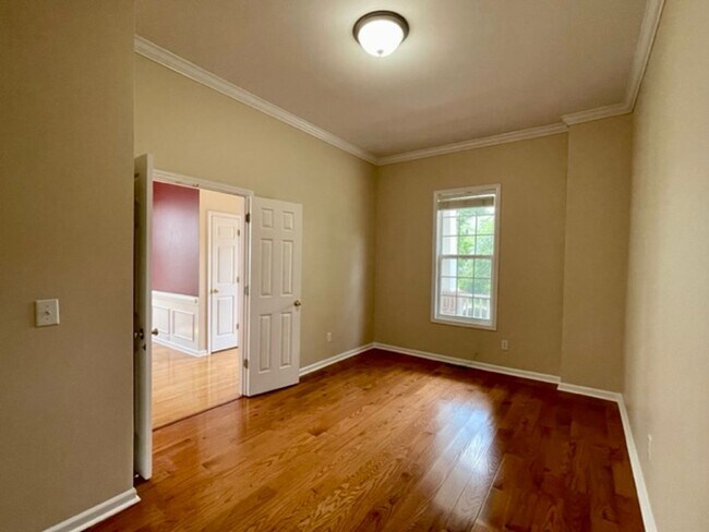 Photo - A lovely 4BR/2.5Bath home in desirable Lak...