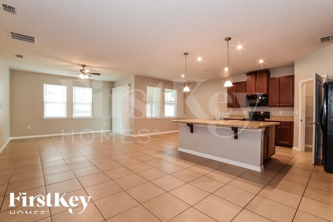 954 Glazebrook Lp