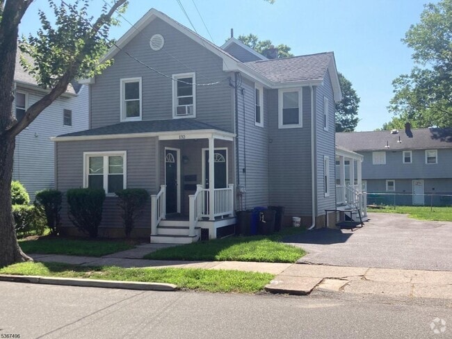 Building Photo - 132 Stevens Ave Rental