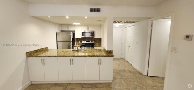 Building Photo - 8100 Geneva Ct Unit 132 Rental
