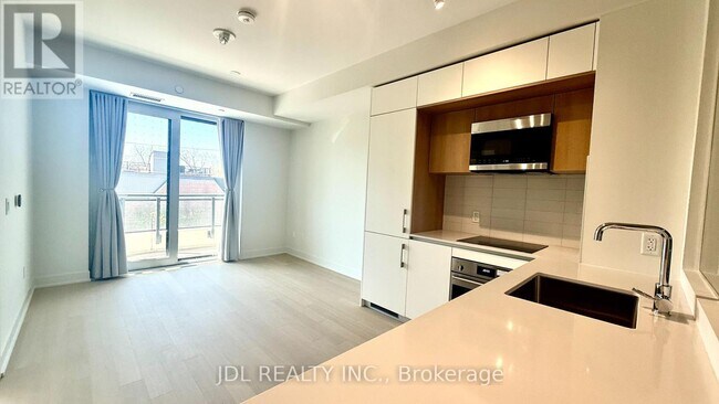 Photo - 322 Dupont St Unit 303