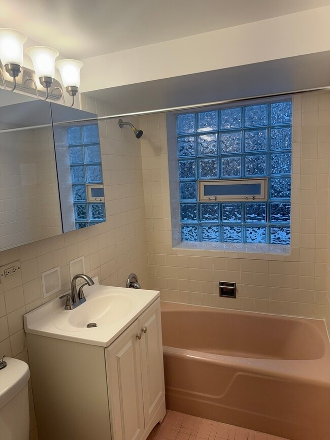 Photo - 5543 W Edmunds St