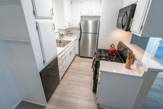 Photo - 18400 Prairie Street