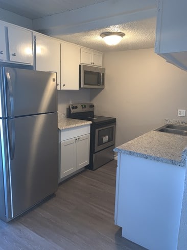 One Bedroom Townhome Stainless Steel App