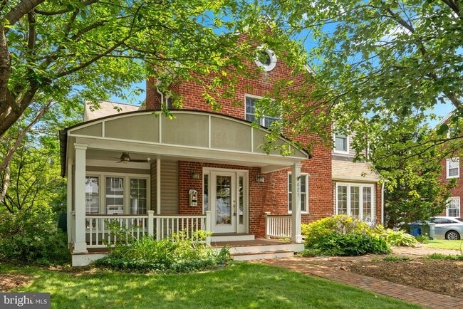 Photo - 621 S Taylor St House