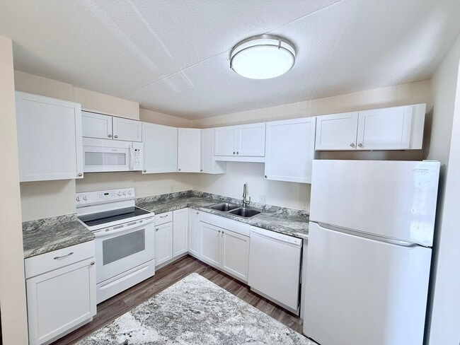 Photo - Baypoint Shoreline