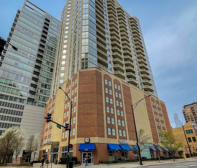 Photo - 210 S Desplaines St Condo Unit 805