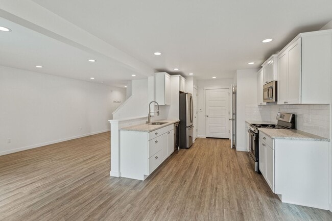 Photo - 3 Bed 2.5 Bath - Townhome - Hillcrest - NAS Whidbey