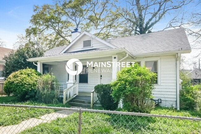 3 Bedroom Pet-Friendly Home in Atlanta, GA with Main Street Renewal