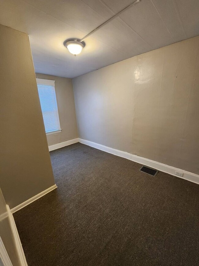 Photo - 880 Stevenson Rd Unit Down