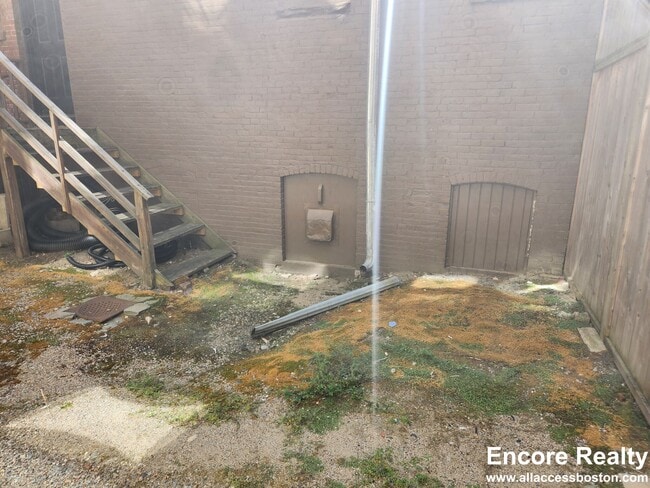 Photo - 405 Beacon St Unit D