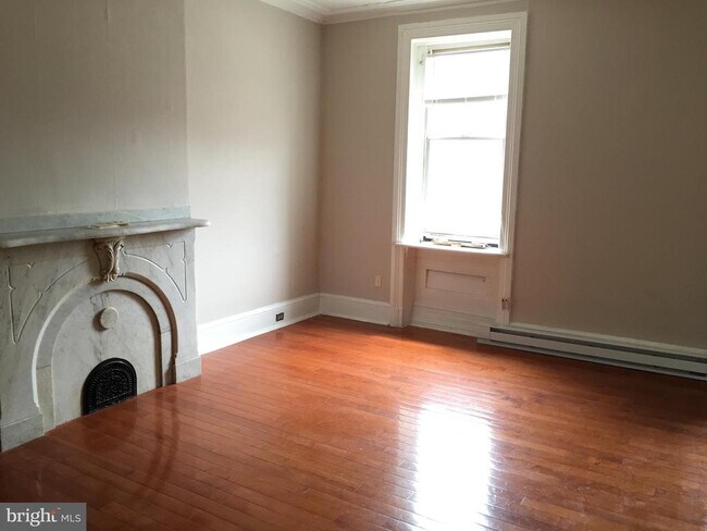 Photo - 1945 Poplar St Unit 2F