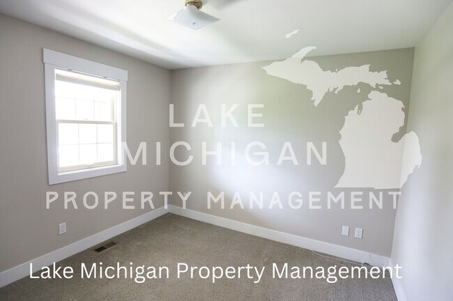 Photo - 2955 Ottogan St