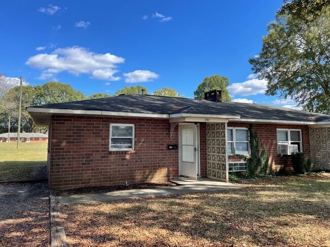 Photo - Updated Two Bedroom Apartment in Lincolnton