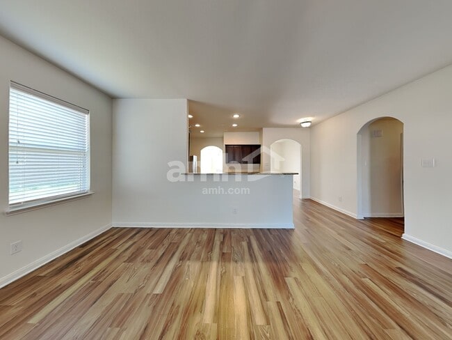 Photo - 4616 Beaver Creek Ave